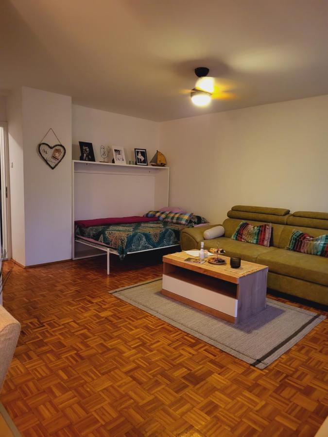 Dolly Apartment Airport Velika Gorica Esterno foto