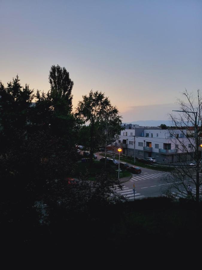 Dolly Apartment Airport Velika Gorica Esterno foto